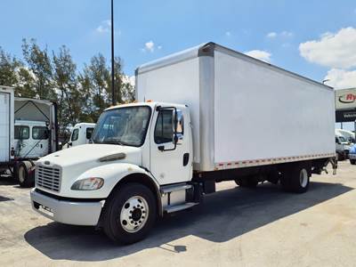Freightliner M2 106 26 ft Box Truck - 240HP, 6 Speed Automatic, Roll up Door, Liftgate