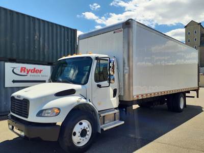 Freightliner M2 106 26 ft Box Truck - 260HP, 9 Speed Automatic, Roll up Door, Liftgate