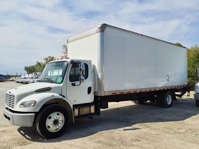 Freightliner M2 106 26 ft Box Truck - 280HP, 9 Speed Automatic, Roll up Door, Liftgate