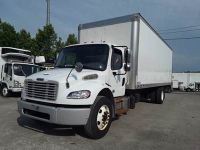 Freightliner M2 106 26 ft Box Truck - 240HP, 6 Speed Automatic, Roll up Door, Liftgate