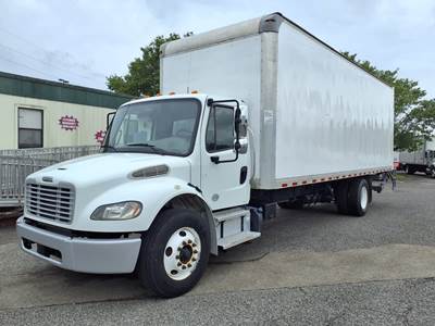 Freightliner M2 106 26 ft Box Truck - 240HP, 6 Speed Automatic, Roll up Door, Liftgate