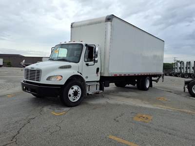 Freightliner M2 106 26 ft Box Truck - 240HP, 6 Speed Automatic, Roll up Door, Liftgate