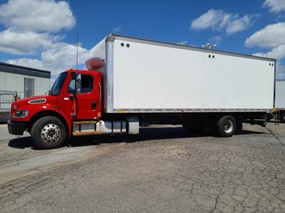 Freightliner M2 106 28 ft Box Truck - 280HP, 6 Speed Automatic, Roll up Door, Liftgate