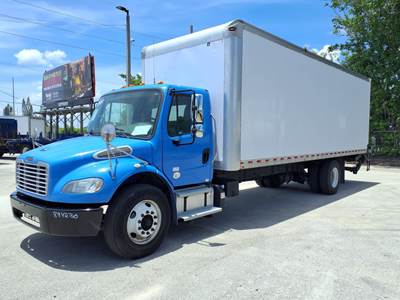 Freightliner M2 106 26 ft Box Truck - 220HP, 6 Speed Automatic, Roll up Door, Liftgate