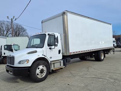 Freightliner M2 106 26 ft Box Truck - 230HP, 6 Speed Automatic, Roll up Door, Liftgate