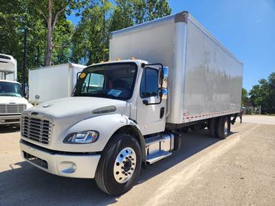 Freightliner M2 106 26 ft Box Truck - 240HP, 6 Speed Automatic, Roll up Door, Liftgate