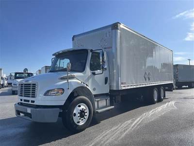 Freightliner M2 106 28 ft Box Truck - 270HP, 6 Speed Automatic, Roll up Door, Liftgate