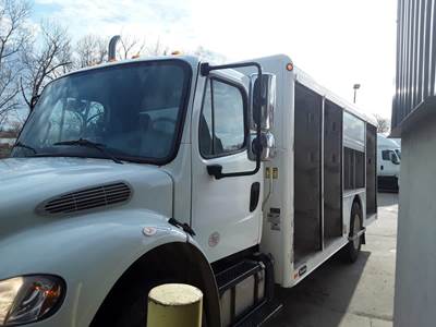 Freightliner M2 106 17 ft Box Truck - 260HP, 5 Speed Automatic