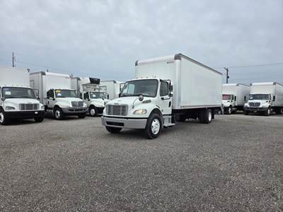 Freightliner M2 106 26 ft Box Truck - 240HP, 6 Speed Automatic, Roll up Door, Liftgate