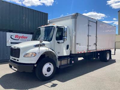Freightliner M2 106 22 ft Box Truck - 270HP, 6 Speed Automatic, Roll up Door