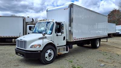 Freightliner M2 106 26 ft Box Truck - 240HP, 6 Speed Automatic, Roll up Door