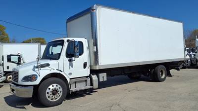 Freightliner M2 106 26 ft Box Truck - 240HP, 6 Speed Automatic, Roll up Door, Liftgate