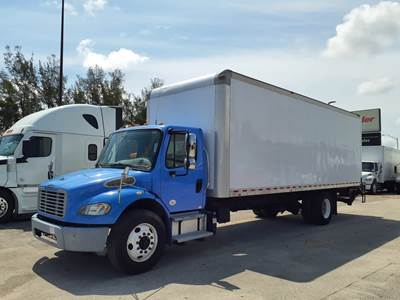 Freightliner M2 106 26 ft Box Truck - 220HP, 6 Speed Automatic, Roll up Door, Liftgate