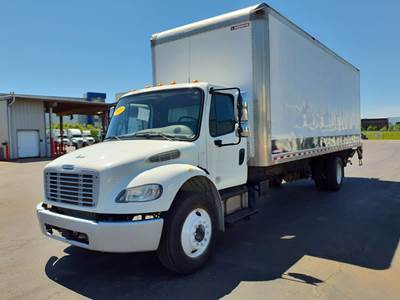 Freightliner M2 106 26 ft Box Truck - 240HP, 6 Speed Automatic, Roll up Door, Liftgate