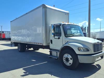 Freightliner M2 106 26 ft Box Truck - 240HP, 9 Speed Automatic, Roll up Door, Liftgate
