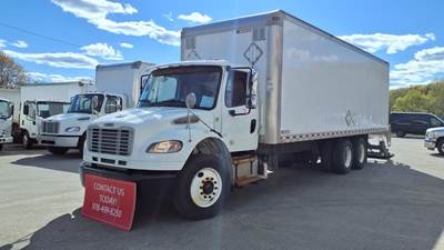 Freightliner M2 106 28 ft Box Truck - 270HP, 6 Speed Automatic, Roll up Door, Liftgate