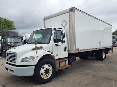 Freightliner M2 106 26 ft Box Truck - 240HP, 6 Speed Automatic, Roll up Door, Liftgate