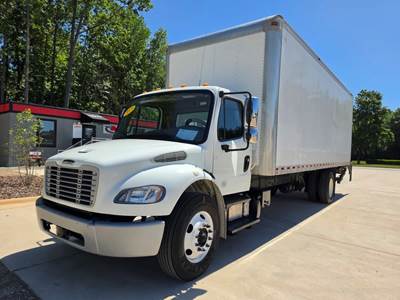 Freightliner M2 106 26 ft Box Truck - 240HP, 9 Speed Automatic, Roll up Door, Liftgate