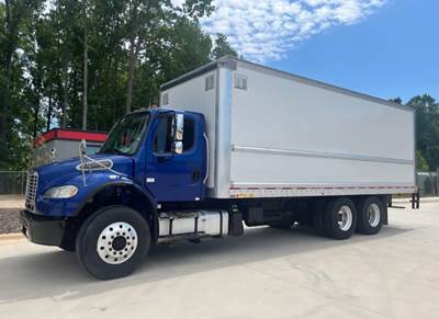 Freightliner M2 106 24 ft Box Truck - 330HP, 6 Speed Automatic, Roll up Door