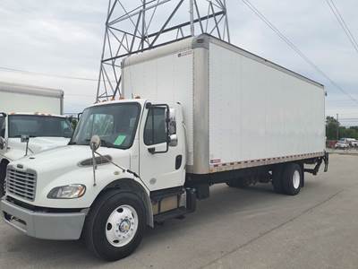 Freightliner M2 106 26 ft Box Truck - 240HP, 9 Speed Automatic, Roll up Door, Liftgate