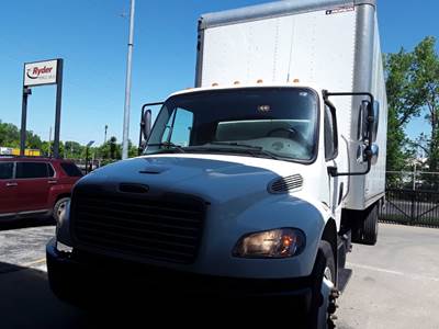 Freightliner M2 106 26 ft Box Truck - 240HP, 9 Speed Automatic, Roll up Door, Liftgate