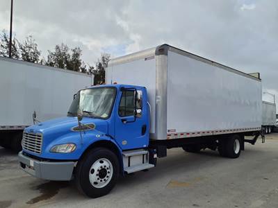 Freightliner M2 106 26 ft Box Truck - 220HP, 6 Speed Automatic, Roll up Door, Liftgate