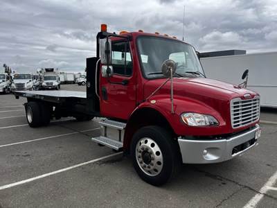 Freightliner M2 106 22 ft Box Truck - 300HP, 6 Speed Automatic