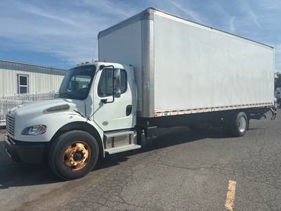 Freightliner M2 106 26 ft Box Truck - 240HP, 9 Speed Automatic, Roll up Door, Liftgate