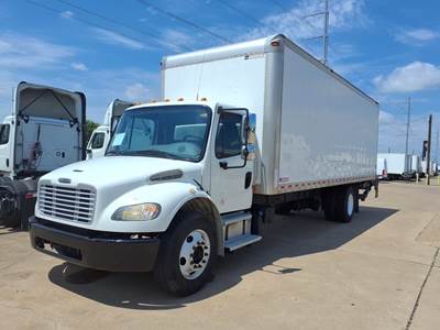 Freightliner M2 106 26 ft Box Truck - 240HP, 9 Speed Automatic, Roll up Door, Liftgate