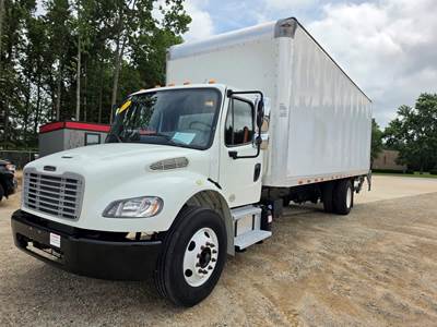 Freightliner M2 106 26 ft Box Truck - 240HP, 9 Speed Automatic, Roll up Door, Liftgate