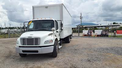 Freightliner M2 106 26 ft Box Truck - 240HP, 6 Speed Automatic, Roll up Door, Liftgate