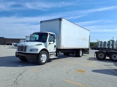 Freightliner M2 106 26 ft Box Truck - 240HP, 9 Speed Automatic, Roll up Door, Liftgate