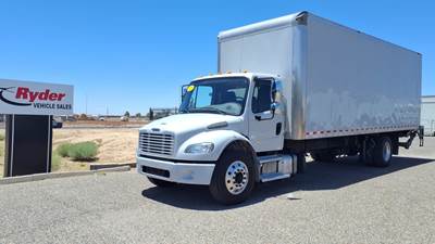 Freightliner M2 106 26 ft Box Truck - 240HP, 6 Speed Automatic, Roll up Door, Liftgate