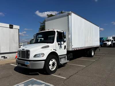 Freightliner M2 106 26 ft Box Truck - 240HP, 9 Speed Automatic, Roll up Door, Liftgate