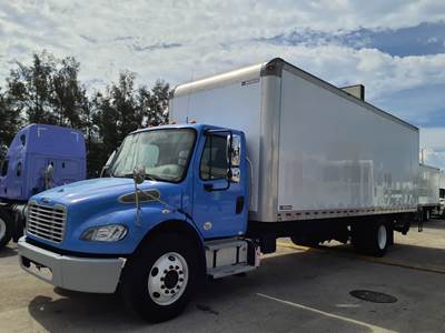 Freightliner M2 106 26 ft Box Truck - 220HP, 6 Speed Automatic, Roll up Door, Liftgate