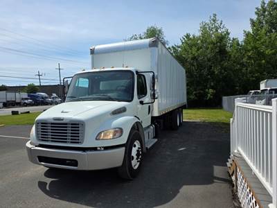 Freightliner M2 106 26 ft Box Truck - 300HP, 6 Speed Automatic, Roll up Door, Liftgate