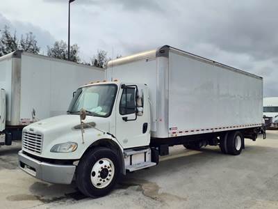 Freightliner M2 106 26 ft Box Truck - 240HP, 6 Speed Automatic, Roll up Door, Liftgate