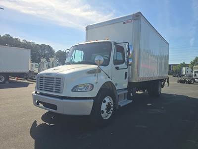Freightliner M2 106 22 ft Box Truck - 240HP, 6 Speed Automatic, Roll up Door, Liftgate