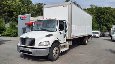 Freightliner M2 106 26 ft Box Truck - 260HP, 6 Speed Automatic, Roll up Door, Liftgate