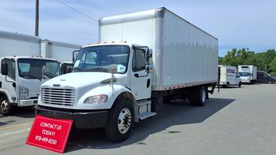 Freightliner M2 106 26 ft Box Truck - 240HP, 6 Speed Automatic, Roll up Door, Liftgate