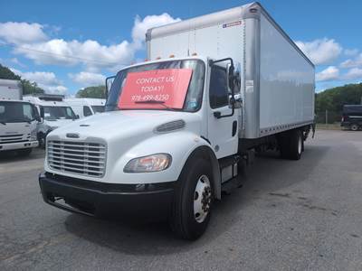 Freightliner M2 106 26 ft Box Truck - 240HP, 6 Speed Automatic, Roll up Door, Liftgate