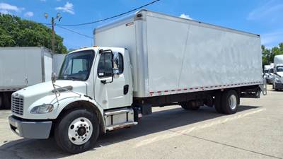 Freightliner M2 106 26 ft Box Truck - 260HP, 6 Speed Automatic, Roll up Door, Liftgate