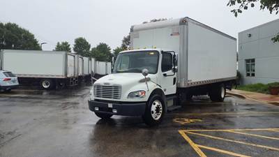 Freightliner M2 106 26 ft Box Truck - 240HP, 6 Speed Automatic, Roll up Door, Liftgate