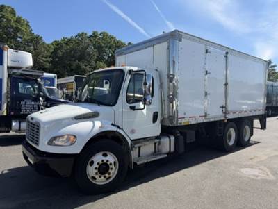 Freightliner M2 106 20 ft Box Truck - 325HP, 6 Speed Automatic, Roll up Door