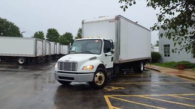 Freightliner M2 106 26 ft Box Truck - 240HP, 9 Speed Automatic, Roll up Door, Liftgate