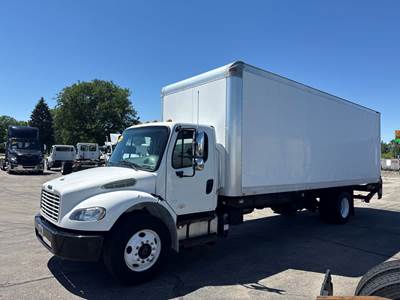 Freightliner M2 106 26 ft Box Truck - 240HP, 5 Speed Automatic, Roll up Door, Liftgate