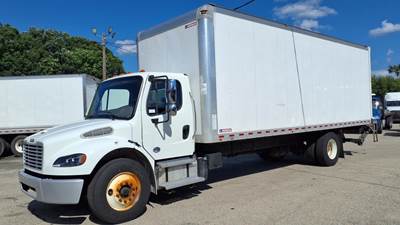 Freightliner M2 106 26 ft Box Truck - 230HP, 9 Speed Automatic, Roll up Door, Liftgate