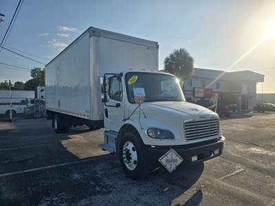 Freightliner M2 106 26 ft Box Truck - 260HP, 6 Speed Automatic, Roll up Door, Liftgate