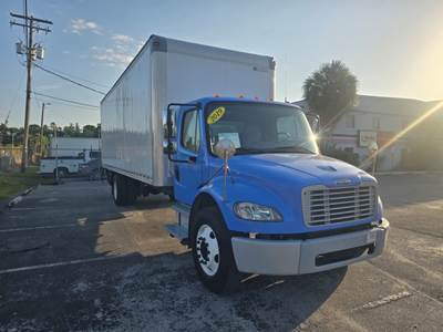 Freightliner M2 106 26 ft Box Truck - 220HP, 6 Speed Automatic, Roll up Door, Liftgate