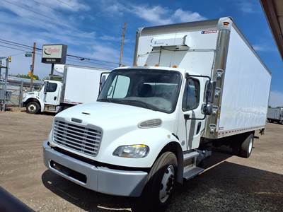 Freightliner M2 106 26 ft Box Truck - 240HP, 6 Speed Automatic, Roll up Door, Liftgate